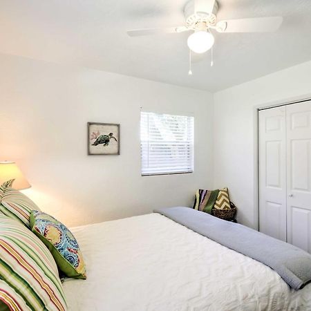 New Smyrna Beach Abode With Fire Pit, Walk To Beach! Εξωτερικό φωτογραφία