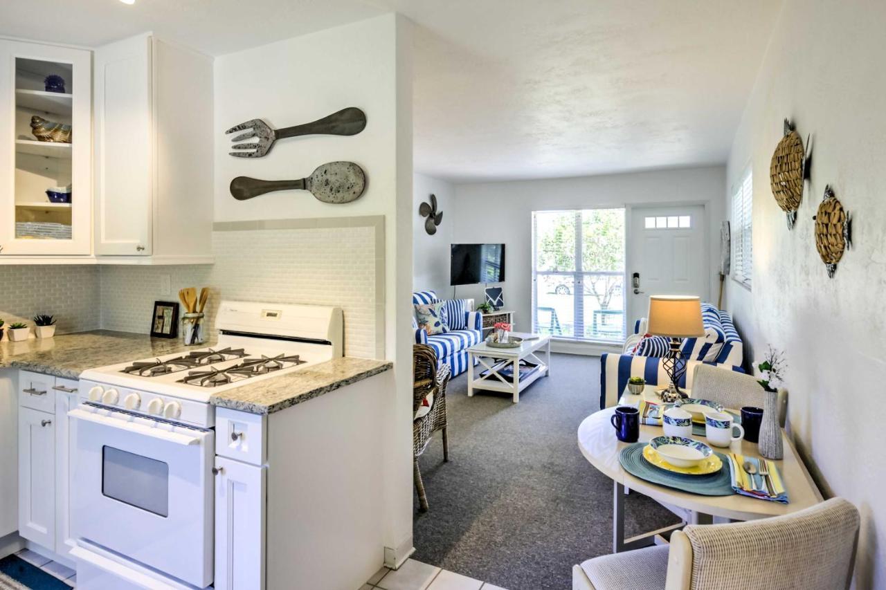 New Smyrna Beach Abode With Fire Pit, Walk To Beach! Εξωτερικό φωτογραφία