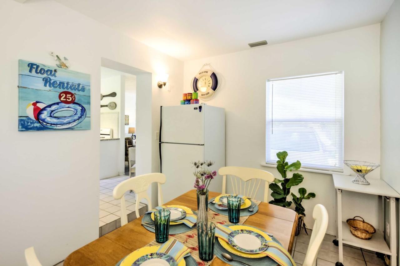 New Smyrna Beach Abode With Fire Pit, Walk To Beach! Εξωτερικό φωτογραφία